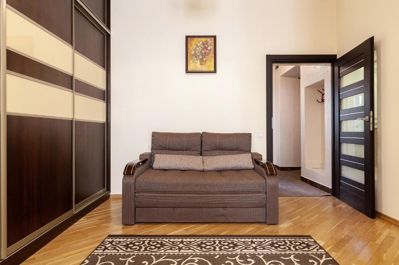 Apartment On Tamanska - Вулиця Дарії Гусяк Liov Exterior foto